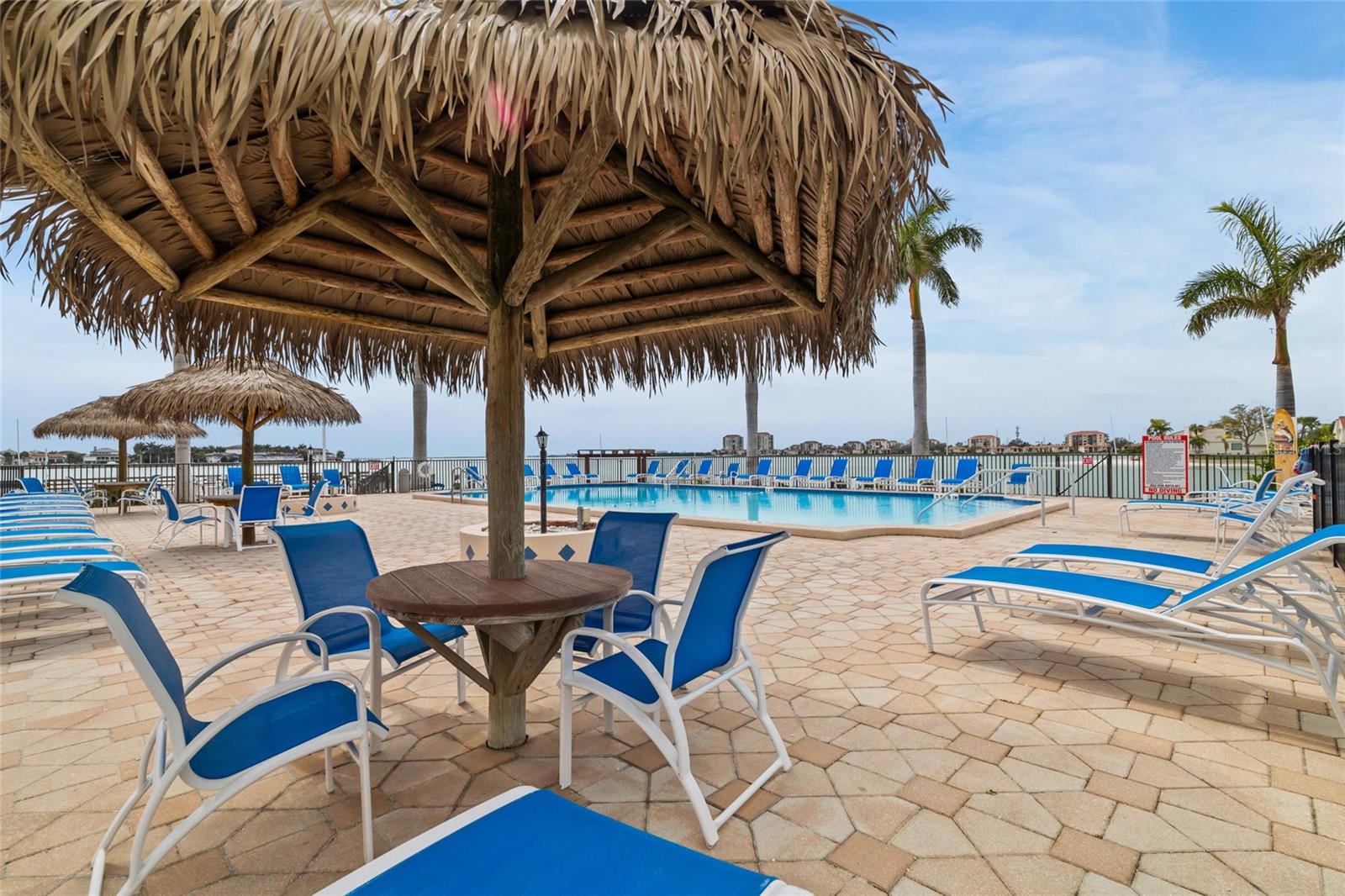 5200 BRITTANY DR S #1809