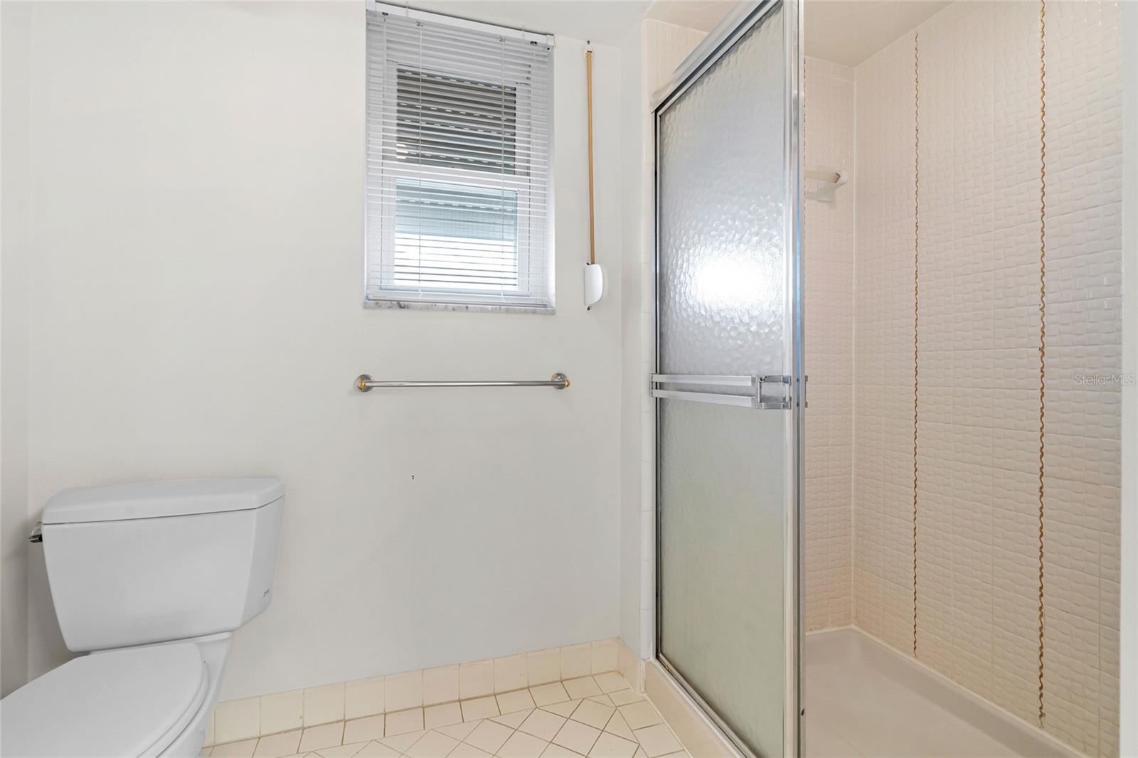 5200 BRITTANY DR S #1809