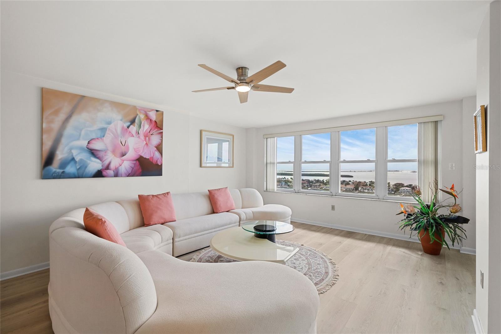 5200 BRITTANY DR S #1809