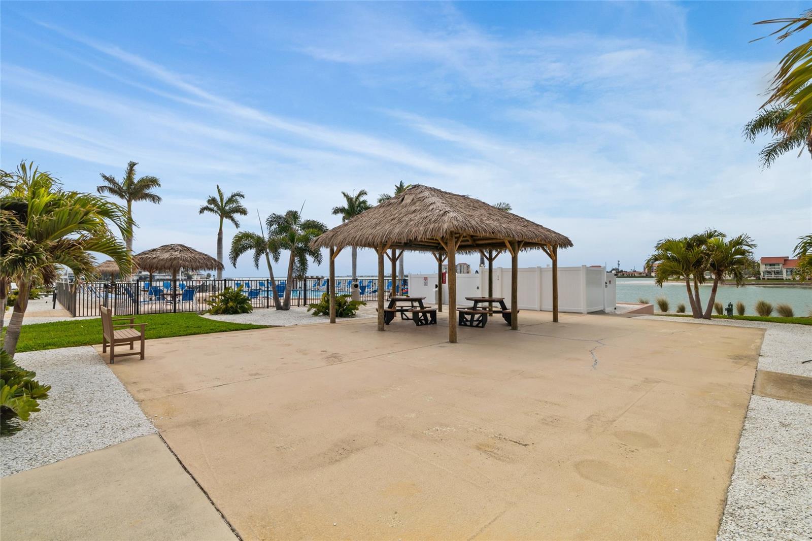 5200 BRITTANY DR S #1809