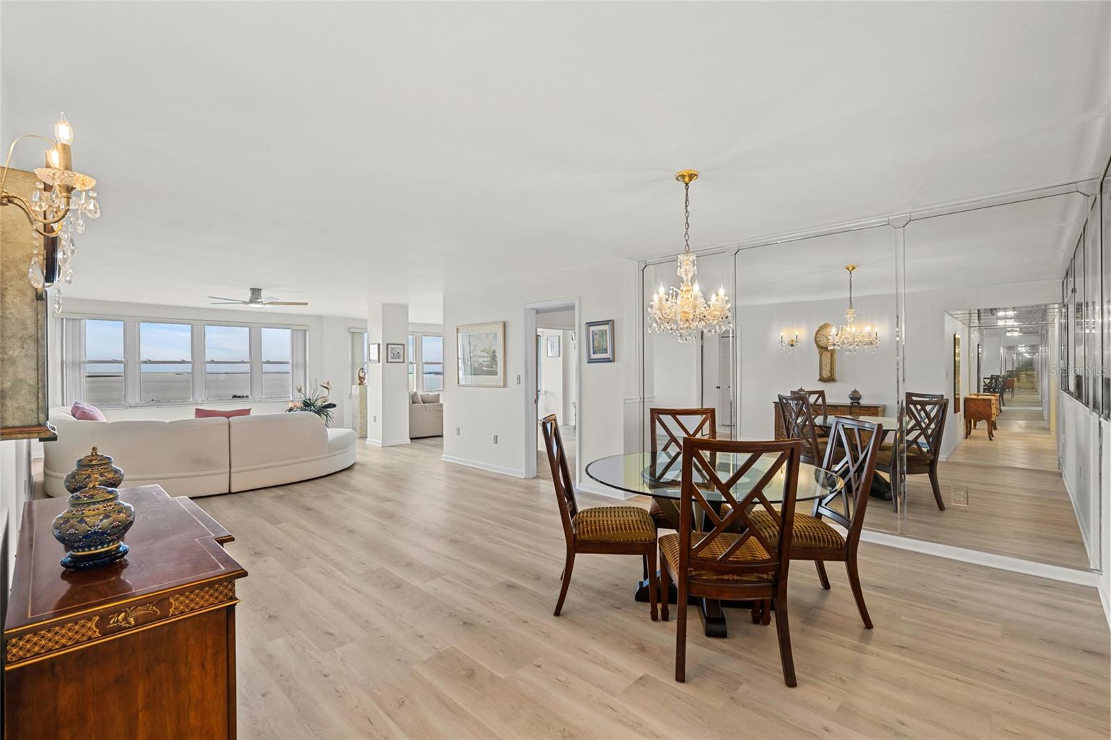 5200 BRITTANY DR S #1809