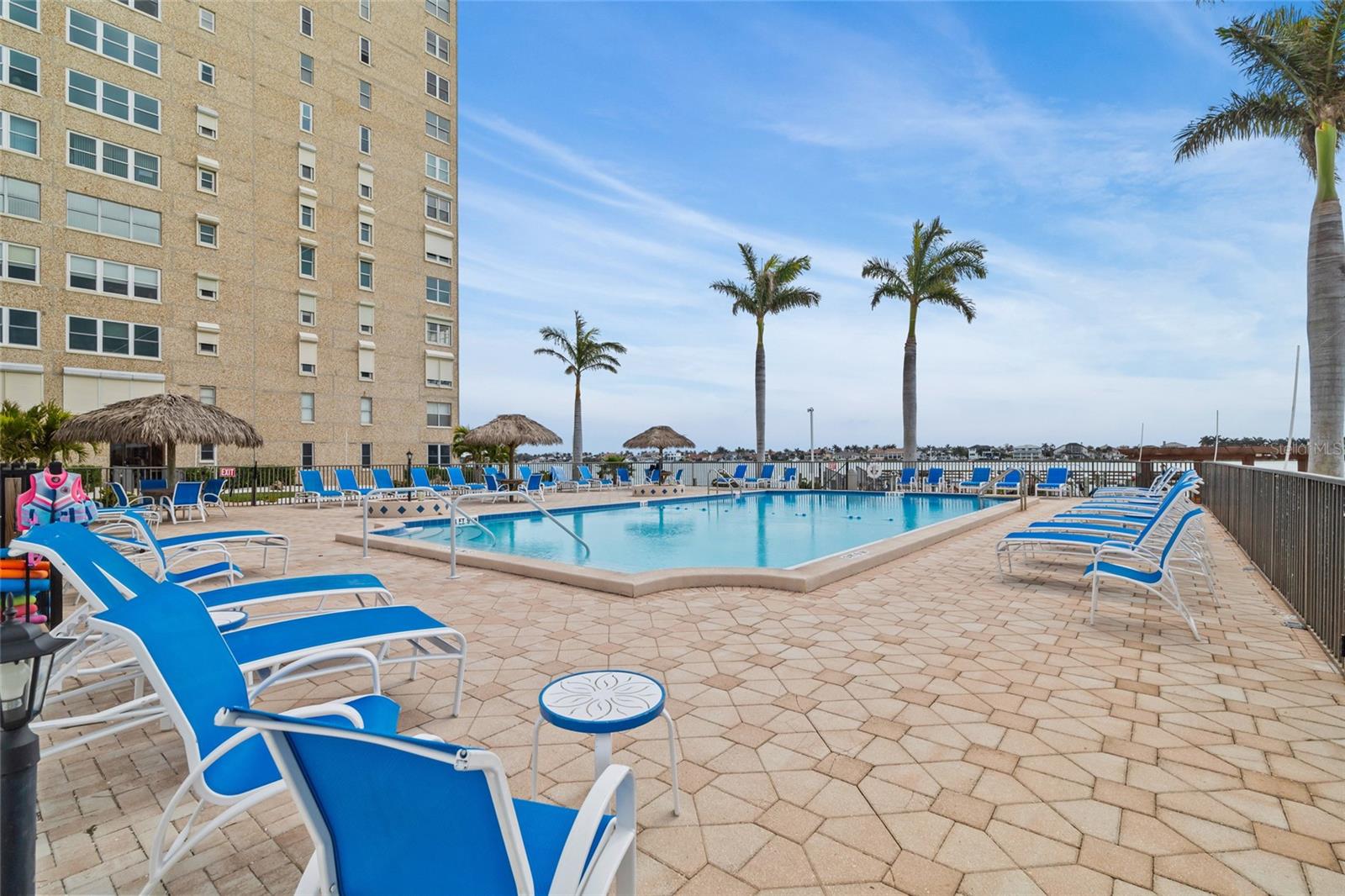 5200 BRITTANY DR S #1809