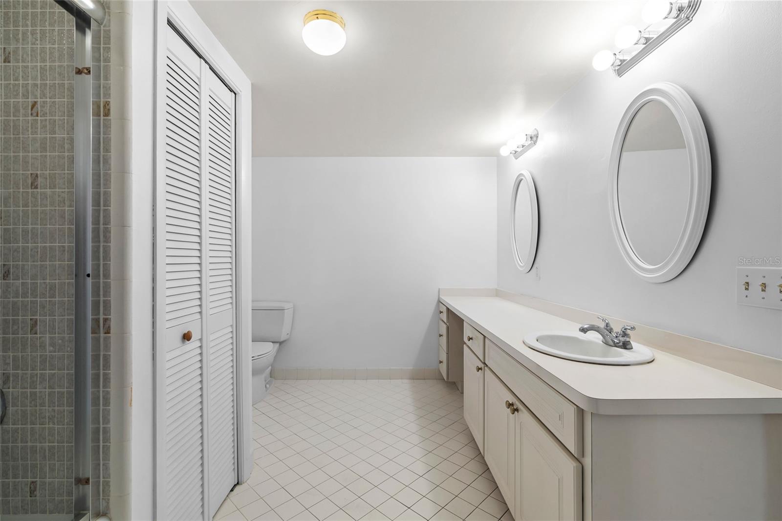 5200 BRITTANY DR S #1809