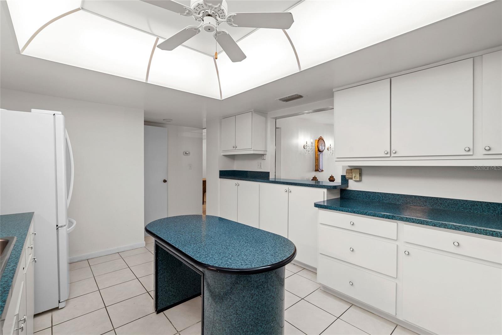 5200 BRITTANY DR S #1809