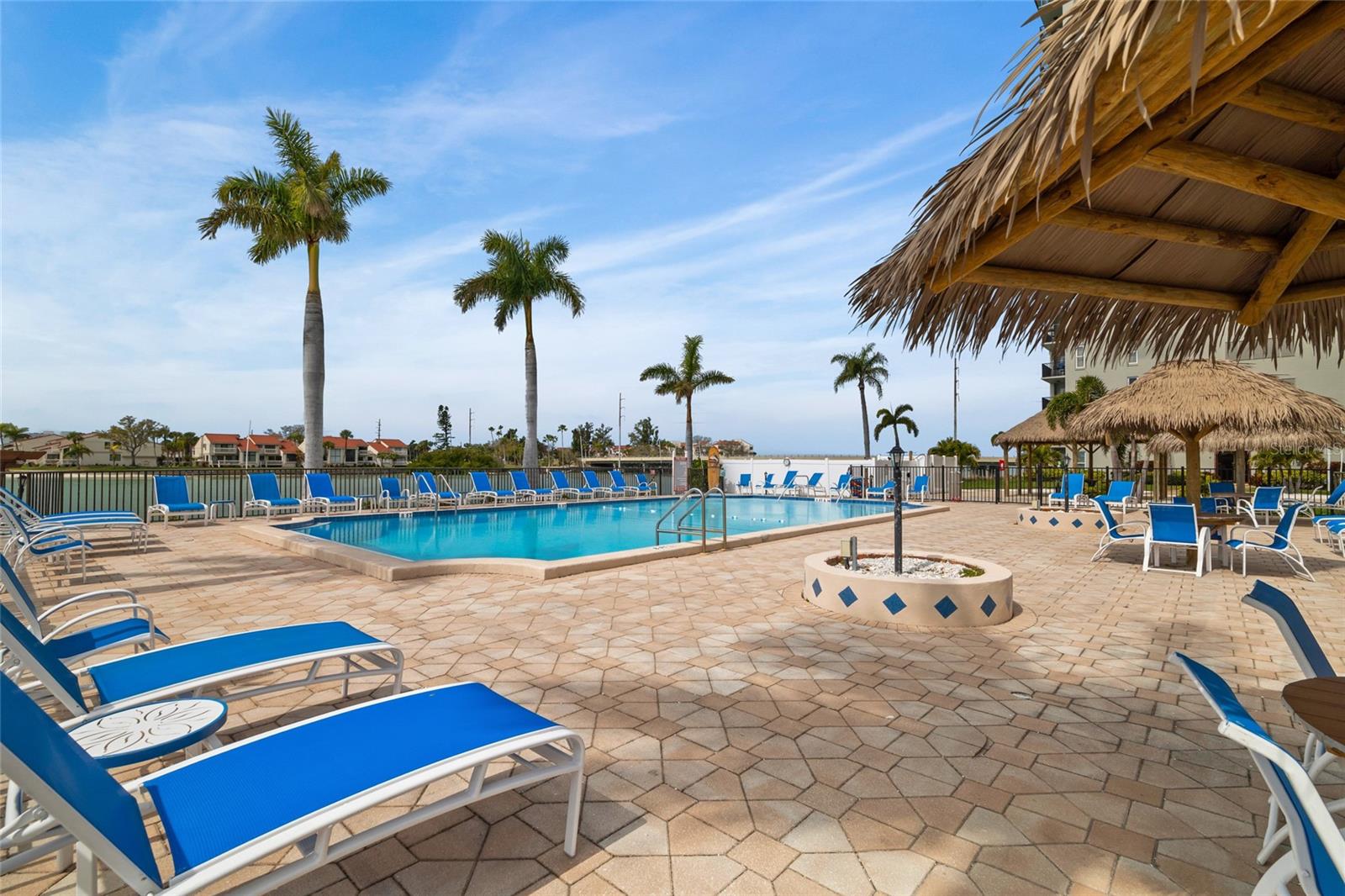 5200 BRITTANY DR S #1809