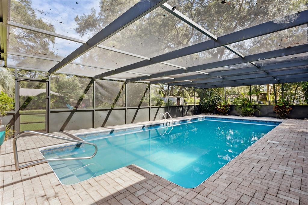 707 LANEWOOD DR