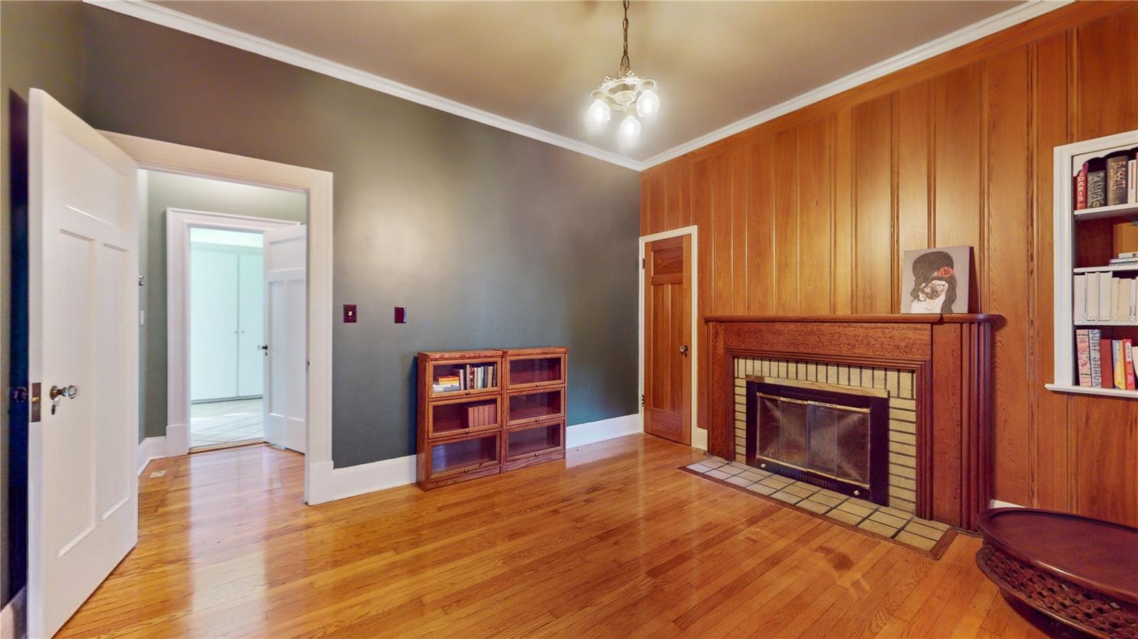 302 E CENTRAL AVE