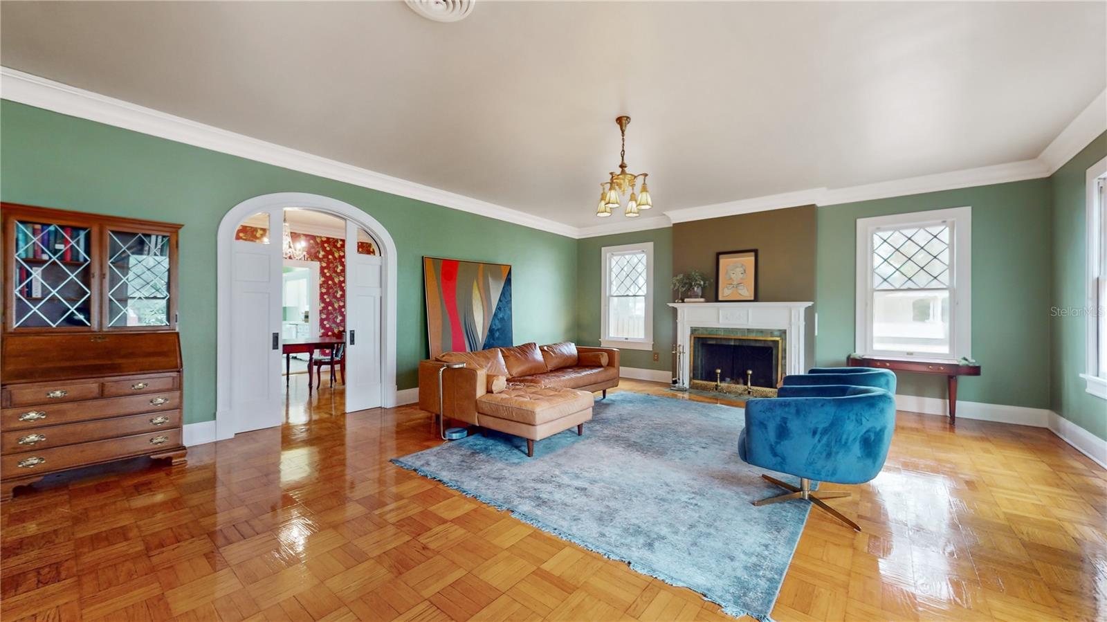 302 E CENTRAL AVE