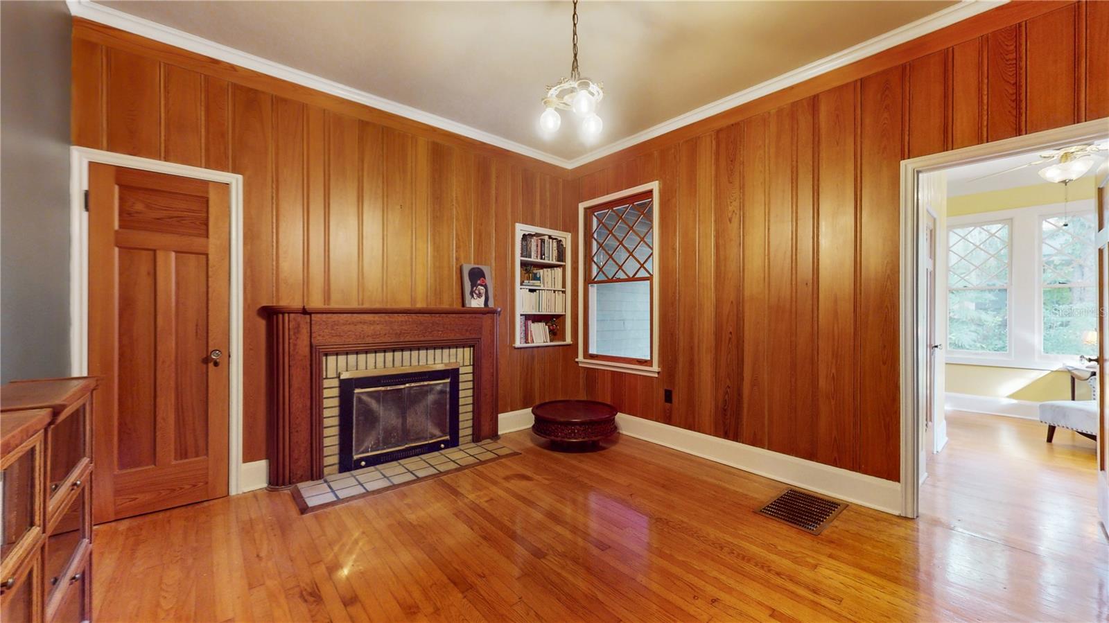 302 E CENTRAL AVE