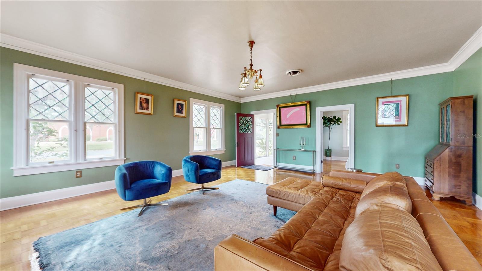 302 E CENTRAL AVE