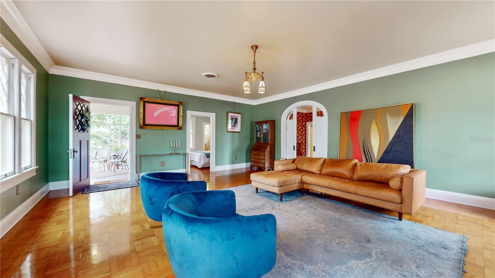 302 E CENTRAL AVE