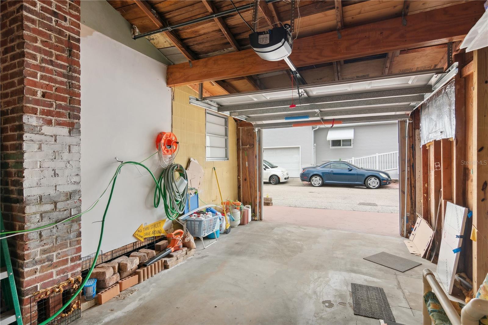16 PONCE DE LEON ST