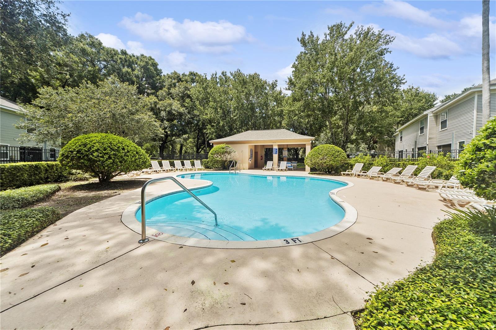 2141 GOLDEN OAK LN