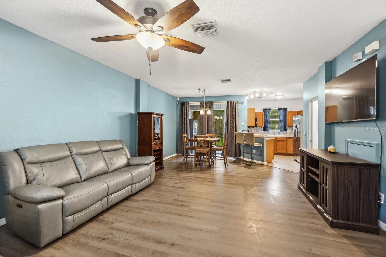 2141 GOLDEN OAK LN