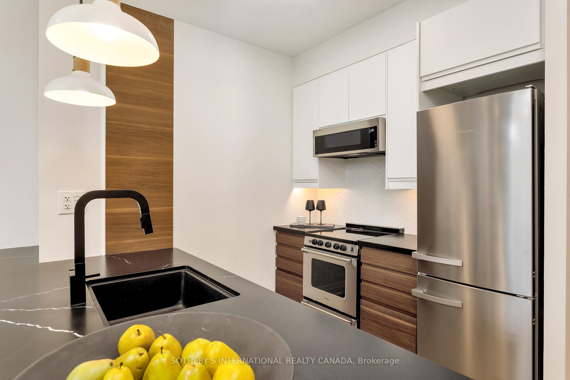 #201 - 3391 Bloor Street, Toronto Unit: 201