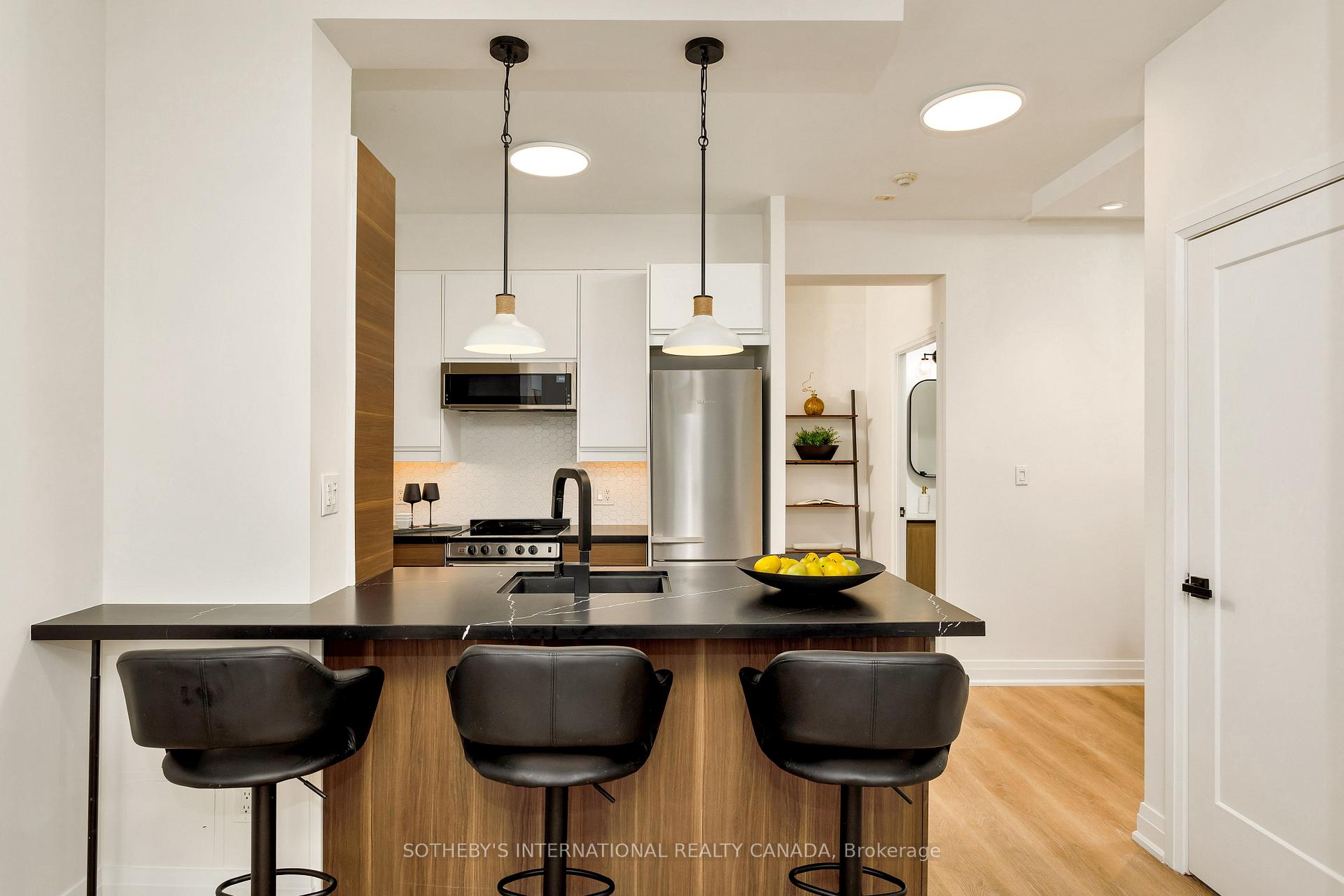 #201 - 3391 Bloor Street, Toronto Unit: 201