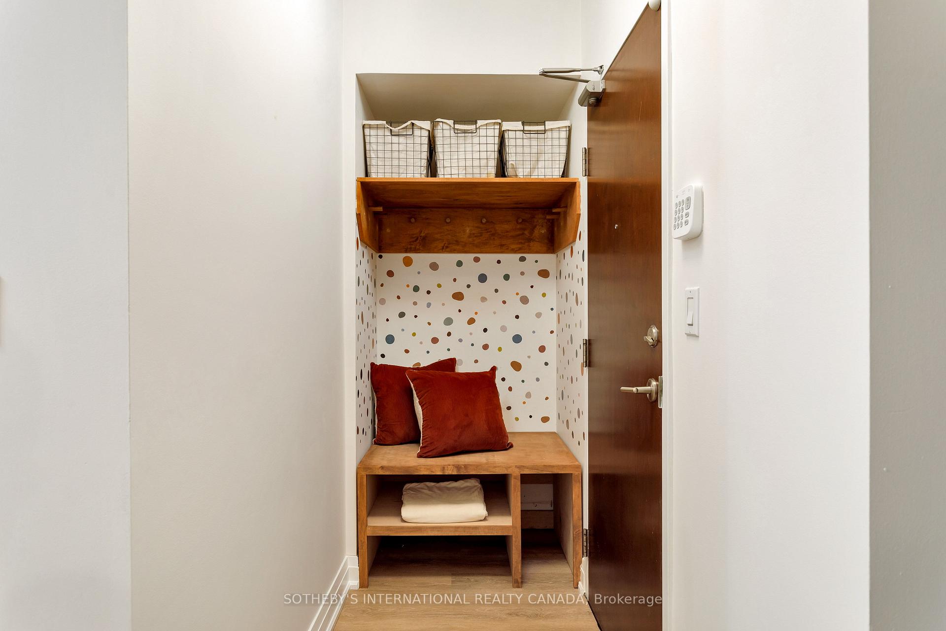 #201 - 3391 Bloor Street, Toronto Unit: 201