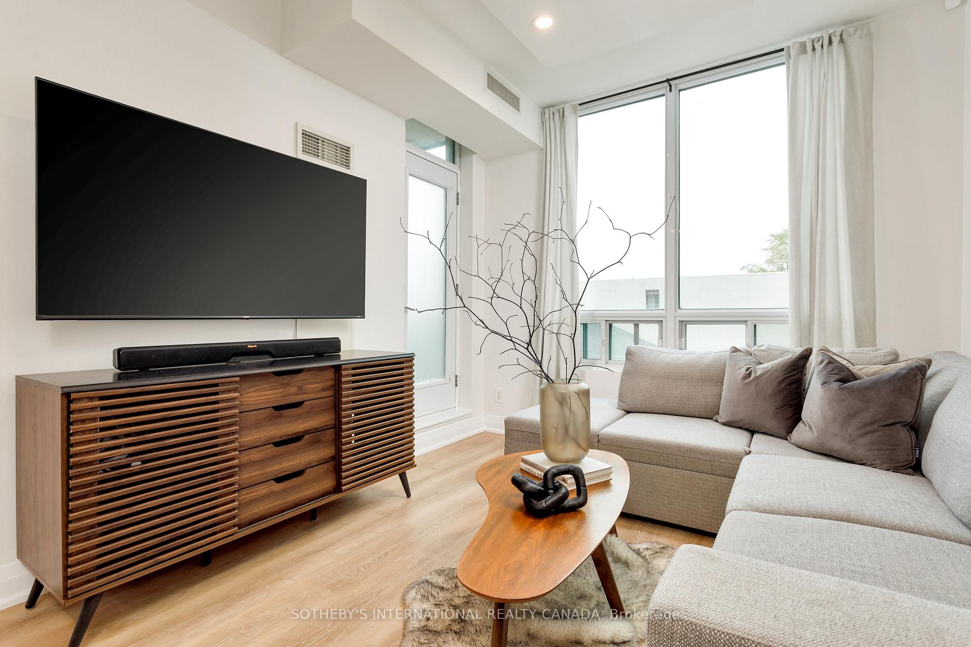 #201 - 3391 Bloor Street, Toronto Unit: 201