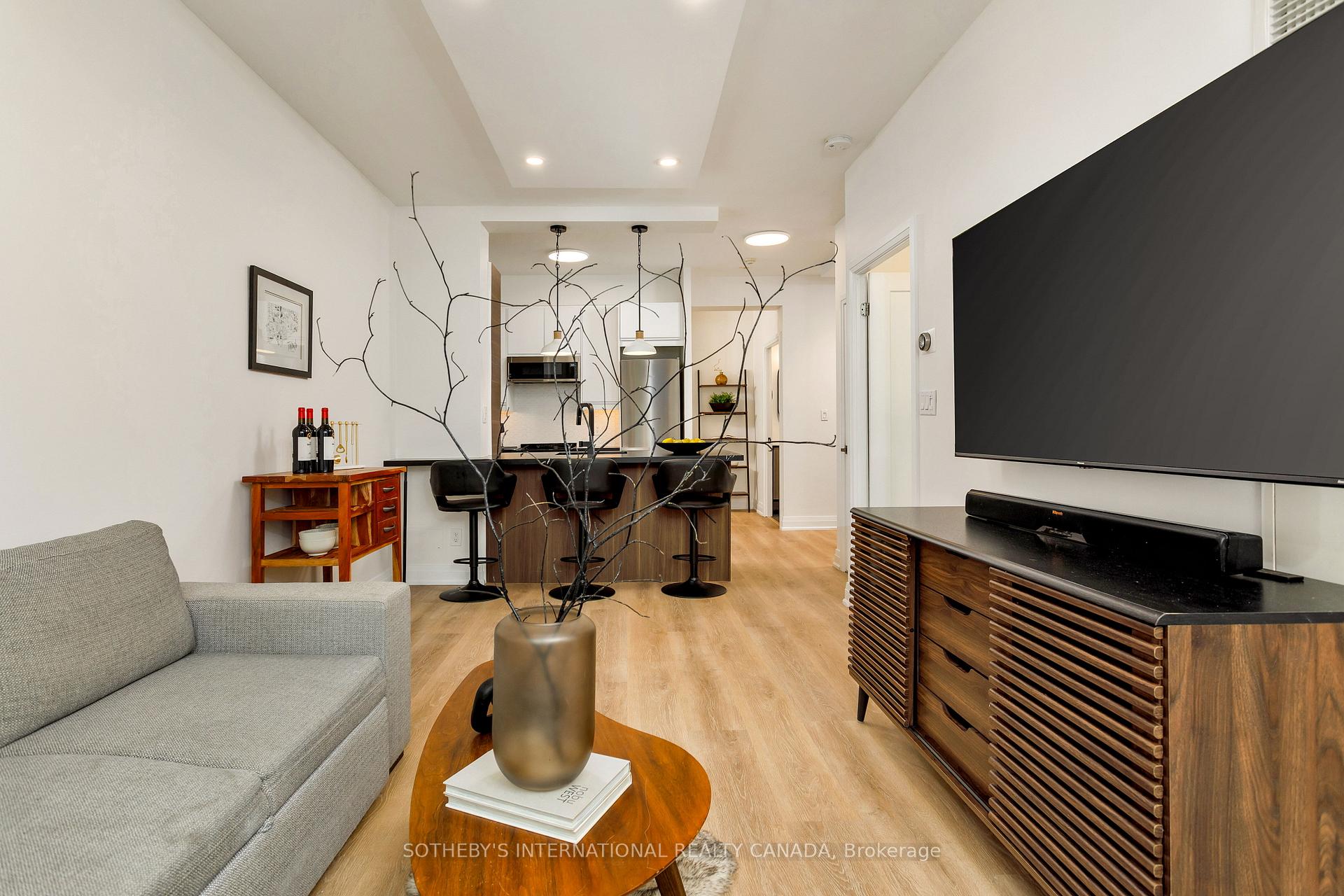 #201 - 3391 Bloor Street, Toronto Unit: 201