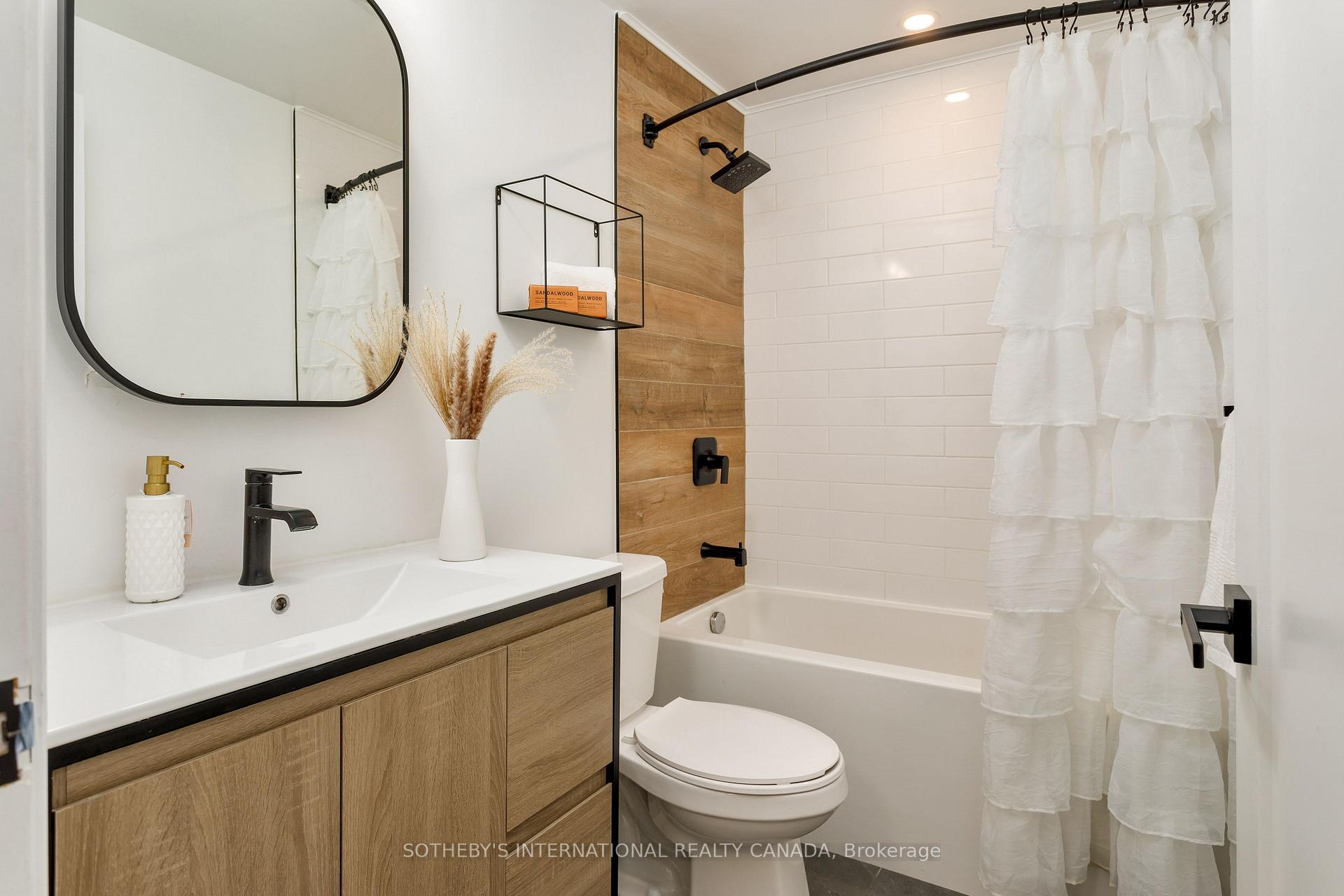 #201 - 3391 Bloor Street, Toronto Unit: 201
