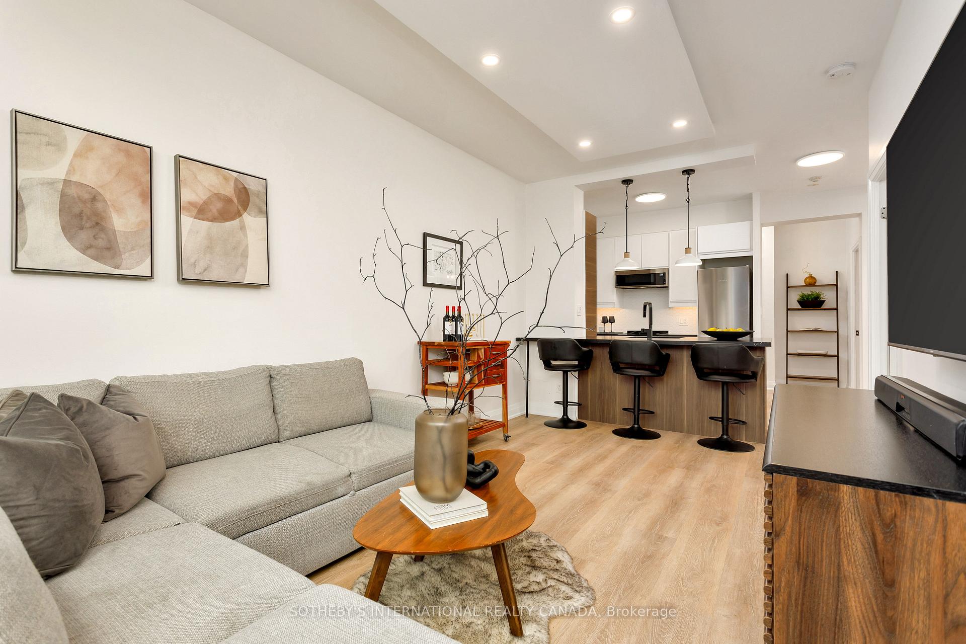#201 - 3391 Bloor Street, Toronto Unit: 201