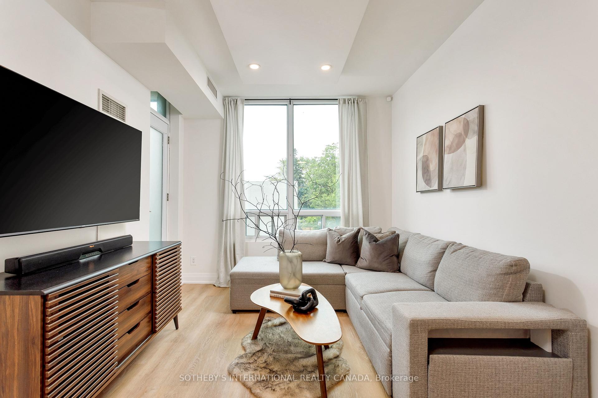 #201 - 3391 Bloor Street, Toronto Unit: 201