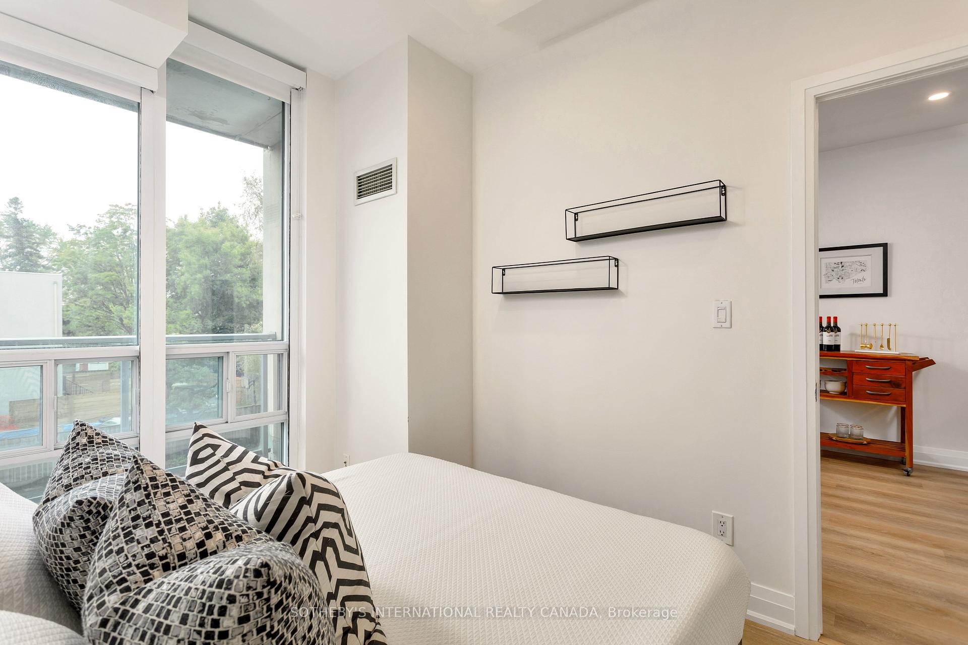 #201 - 3391 Bloor Street, Toronto Unit: 201