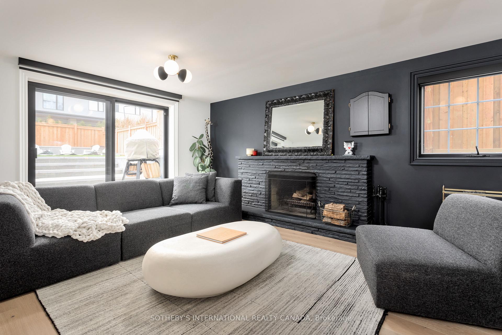 15 Ravensbourne Crescent