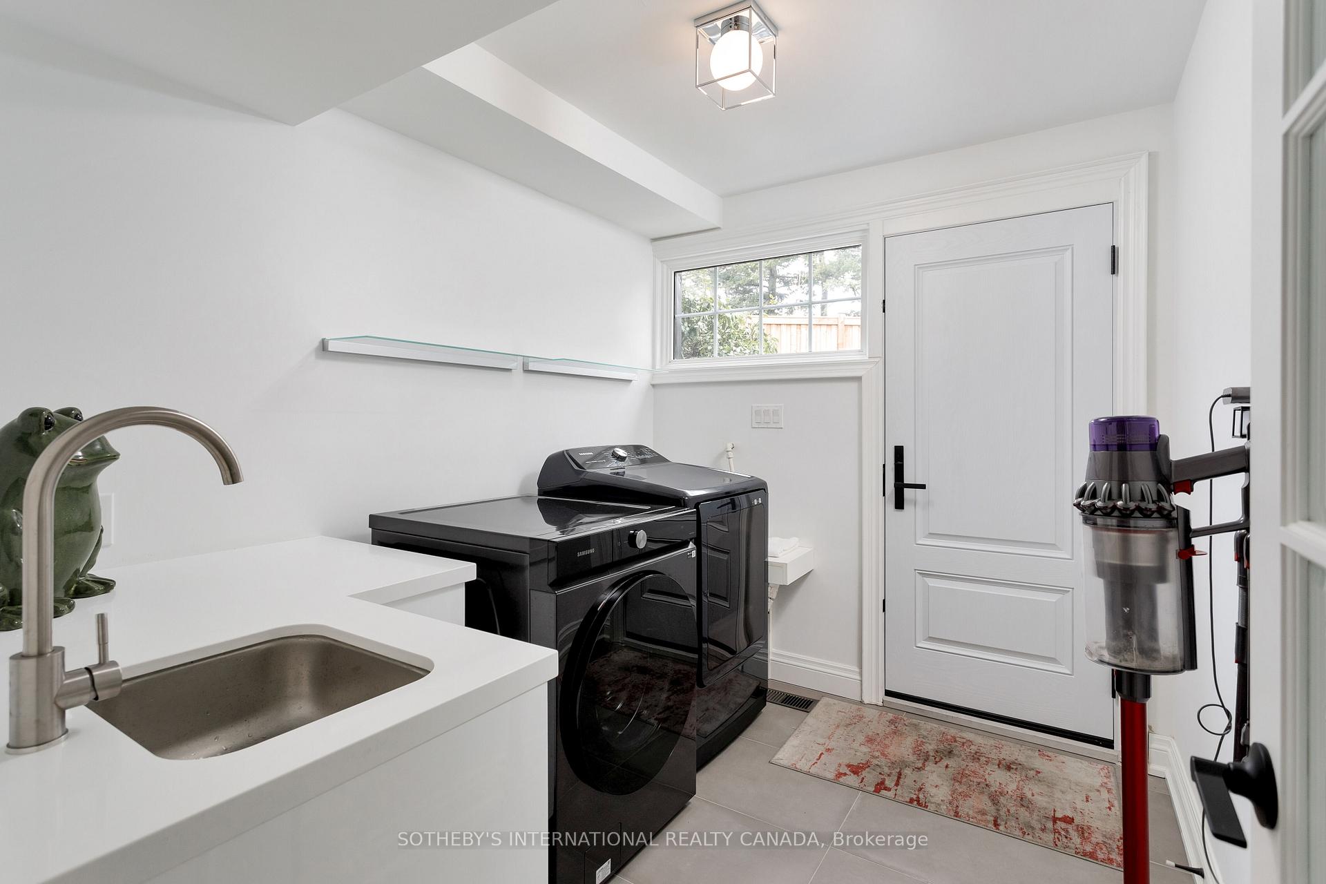 15 Ravensbourne Crescent