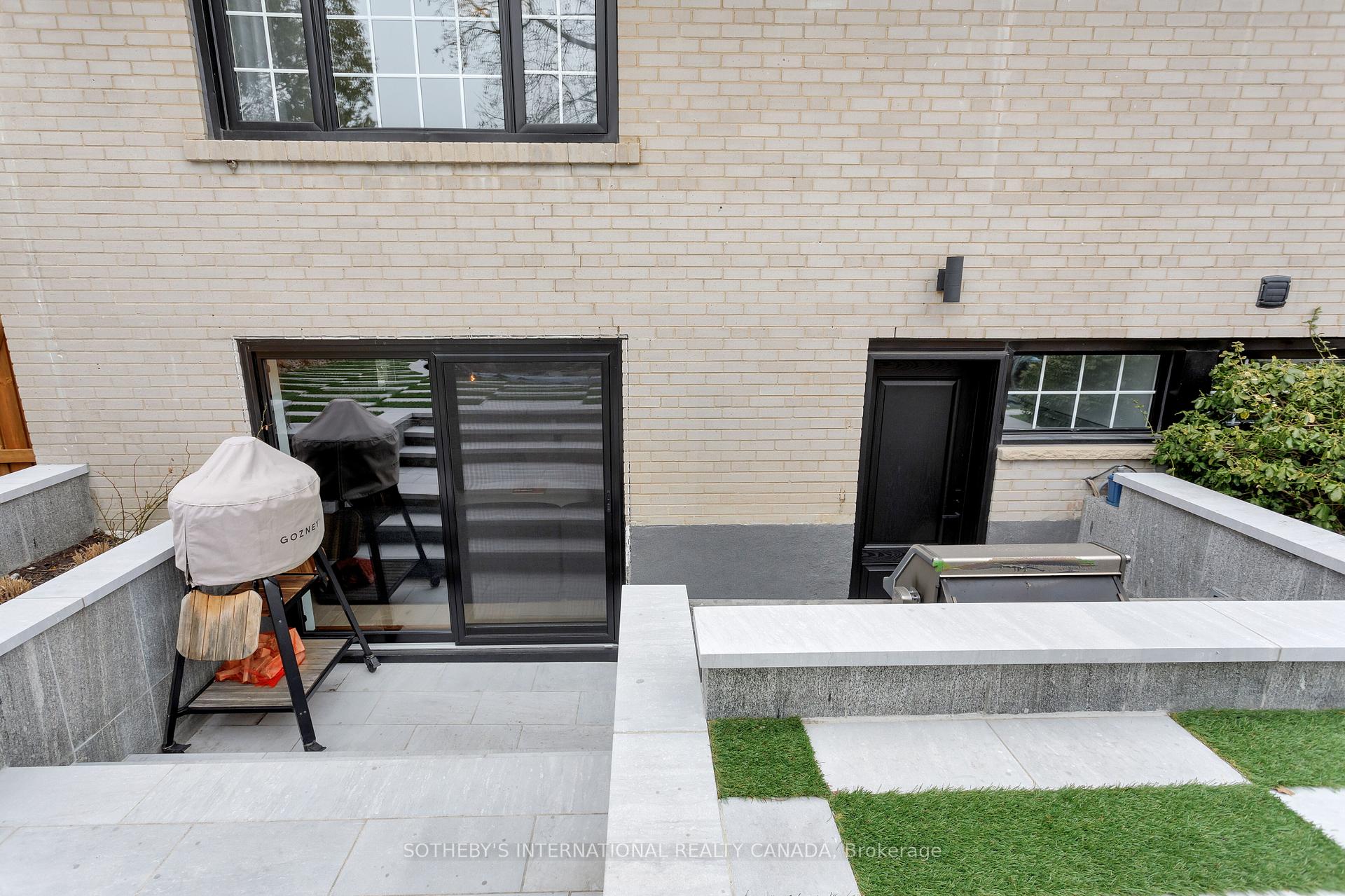 15 Ravensbourne Crescent