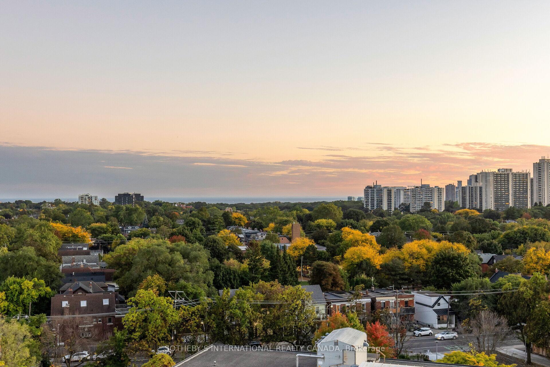 2720 Dundas Street W 903