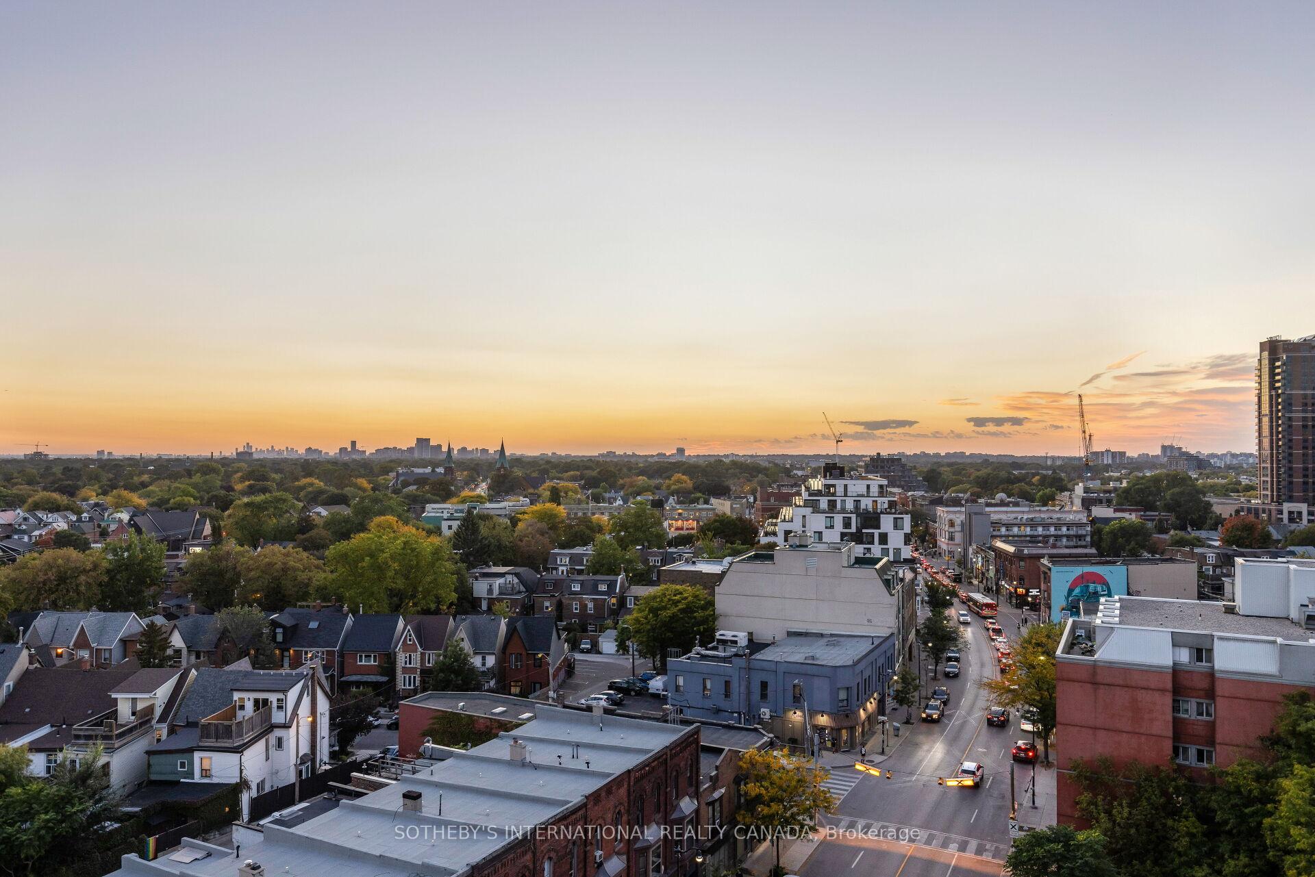 2720 Dundas Street W 903