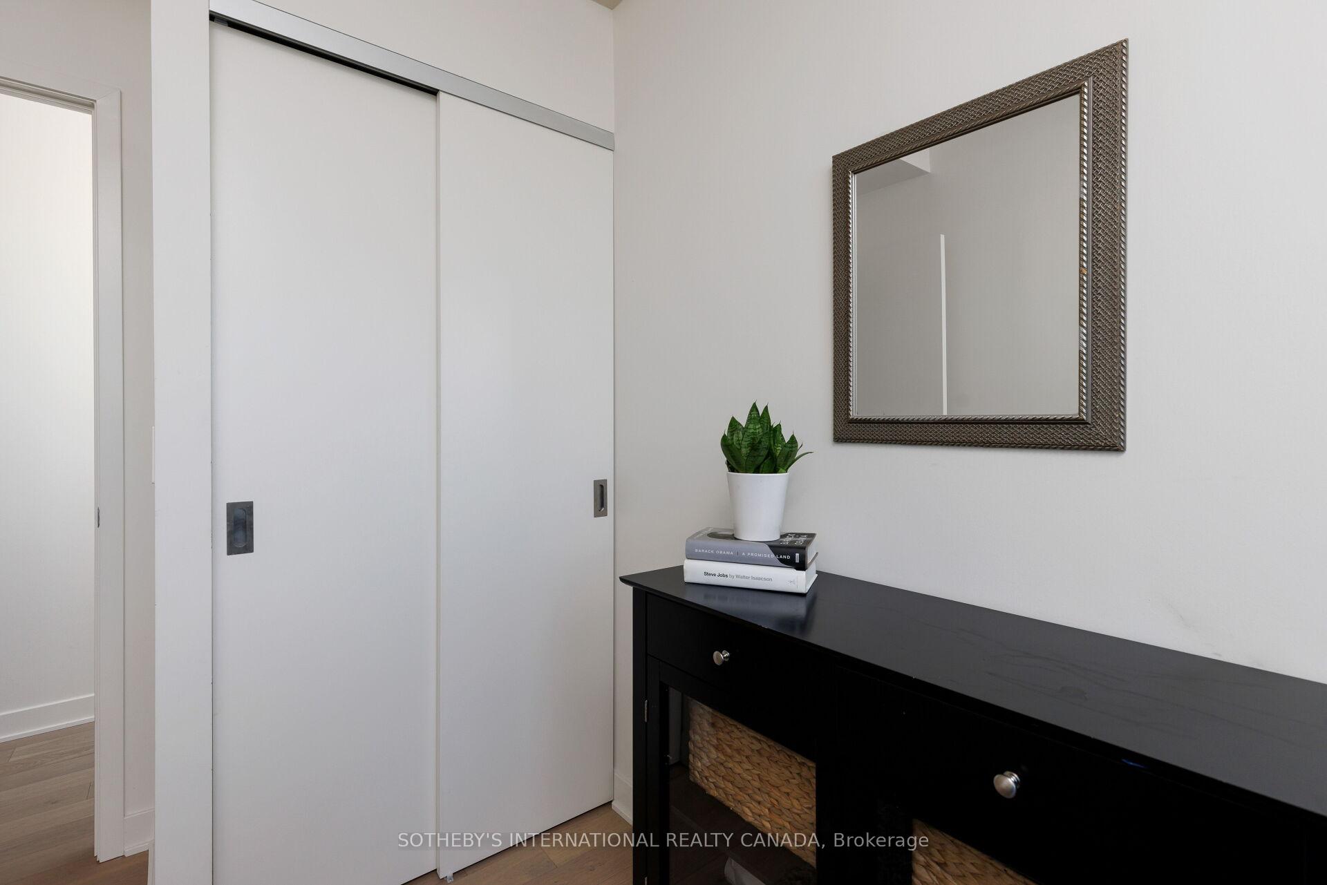 2720 Dundas Street W 903