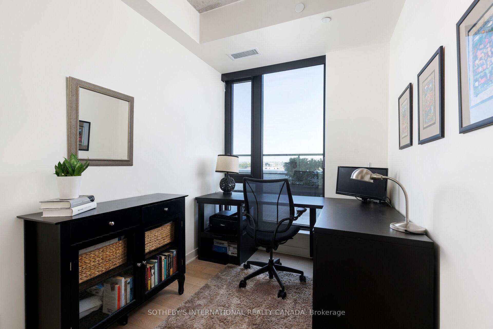 2720 Dundas Street W 903