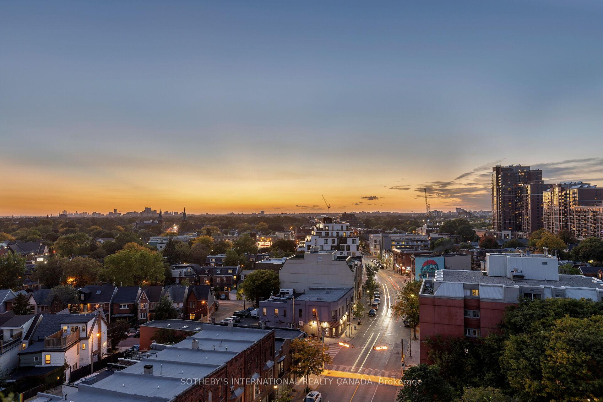 2720 Dundas Street W 903