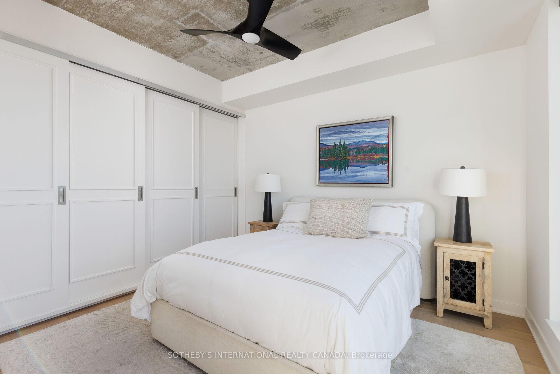 2720 Dundas Street W 903