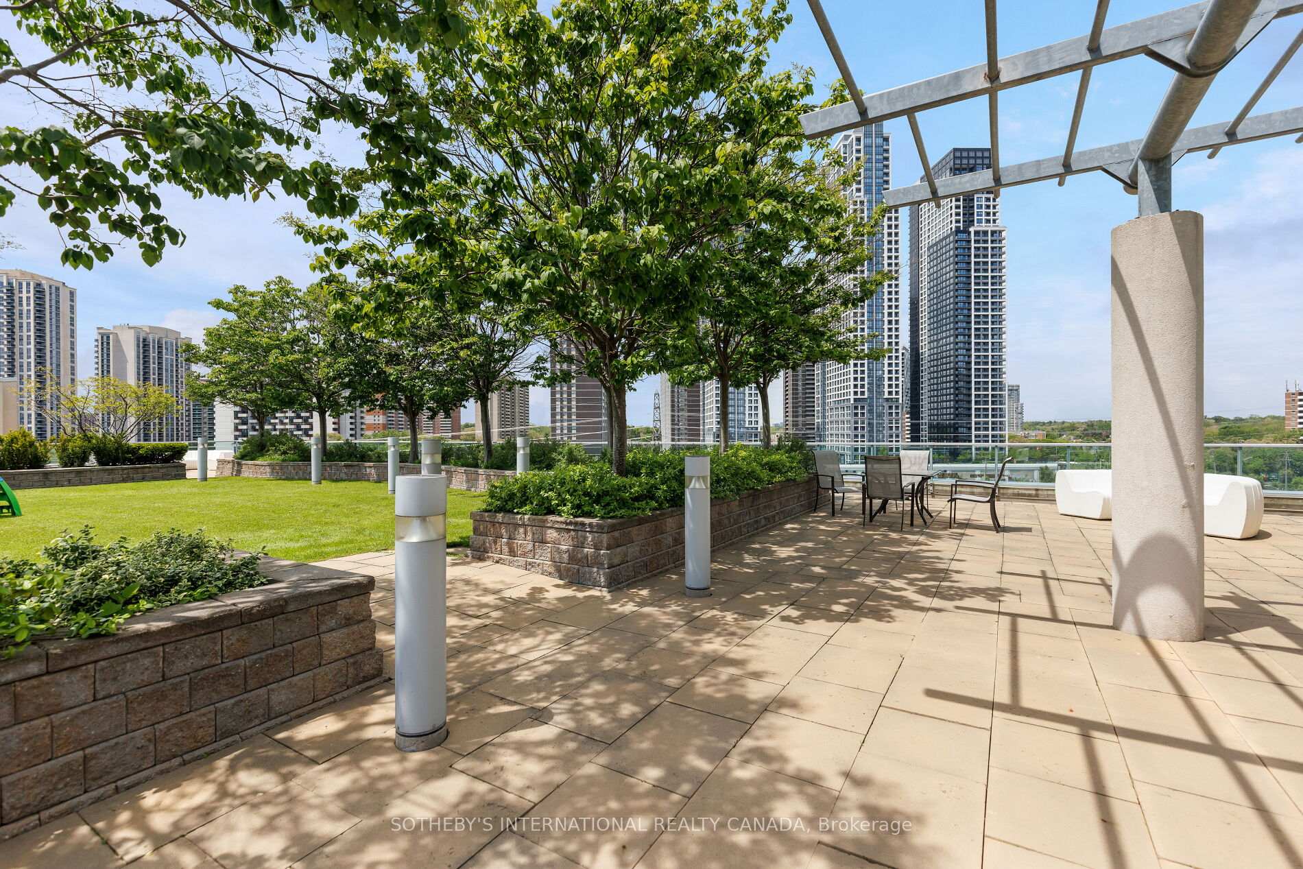 3391 Bloor Street W 201