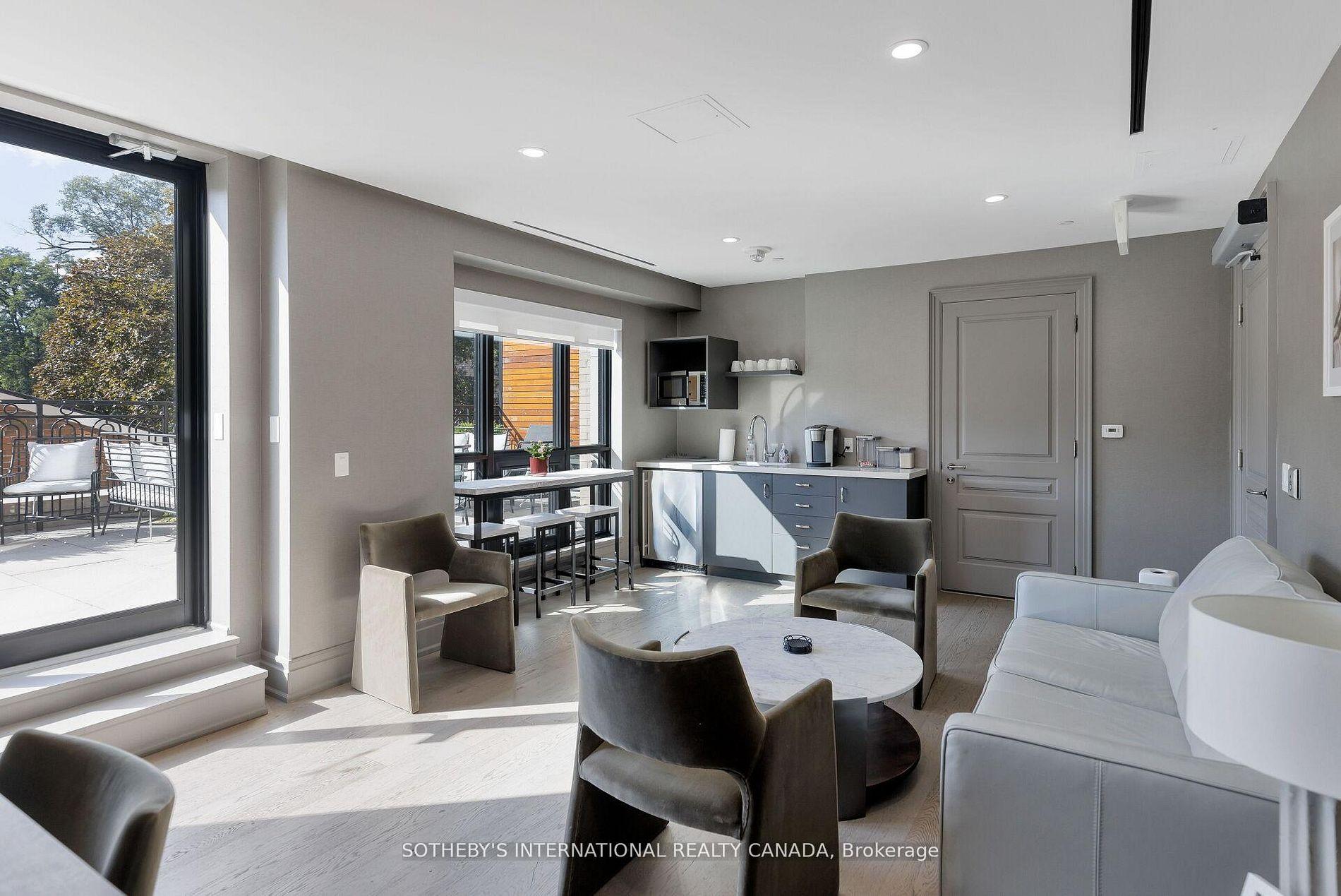 4 The Kingsway N/A TH 2