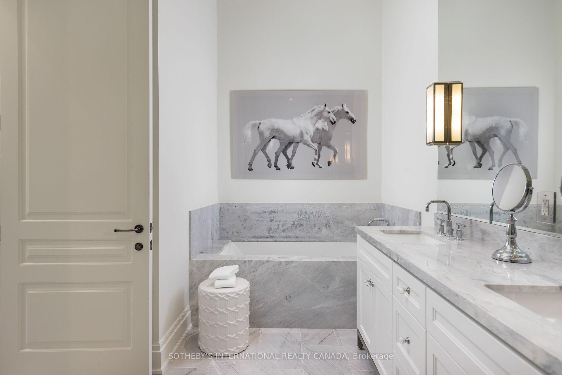 4 The Kingsway N/A TH 2