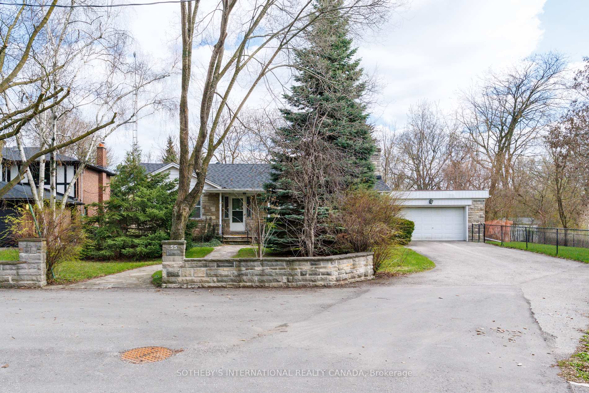 55 Van Dusen Boulevard