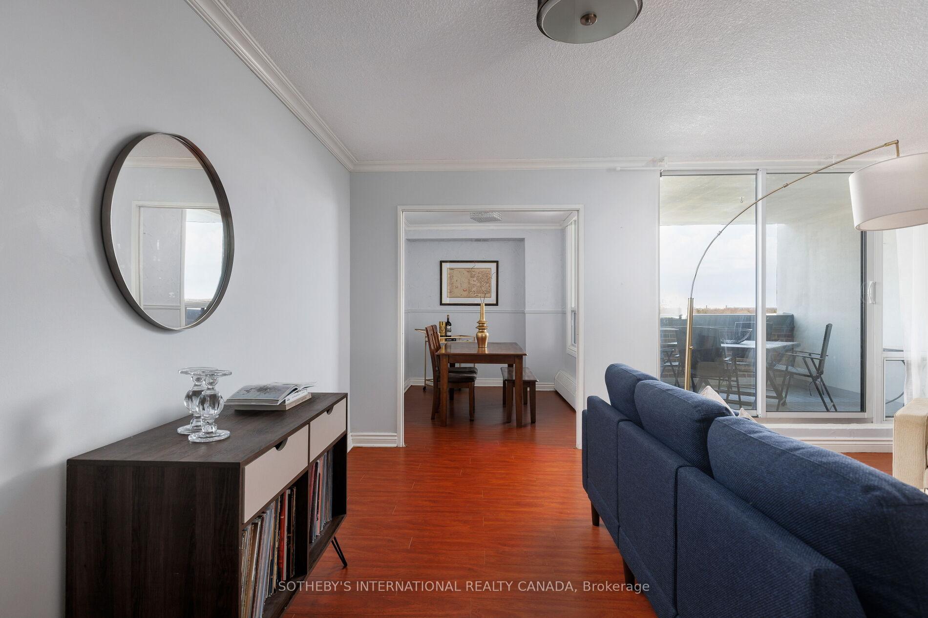 1515 Lakeshore Road E 1103