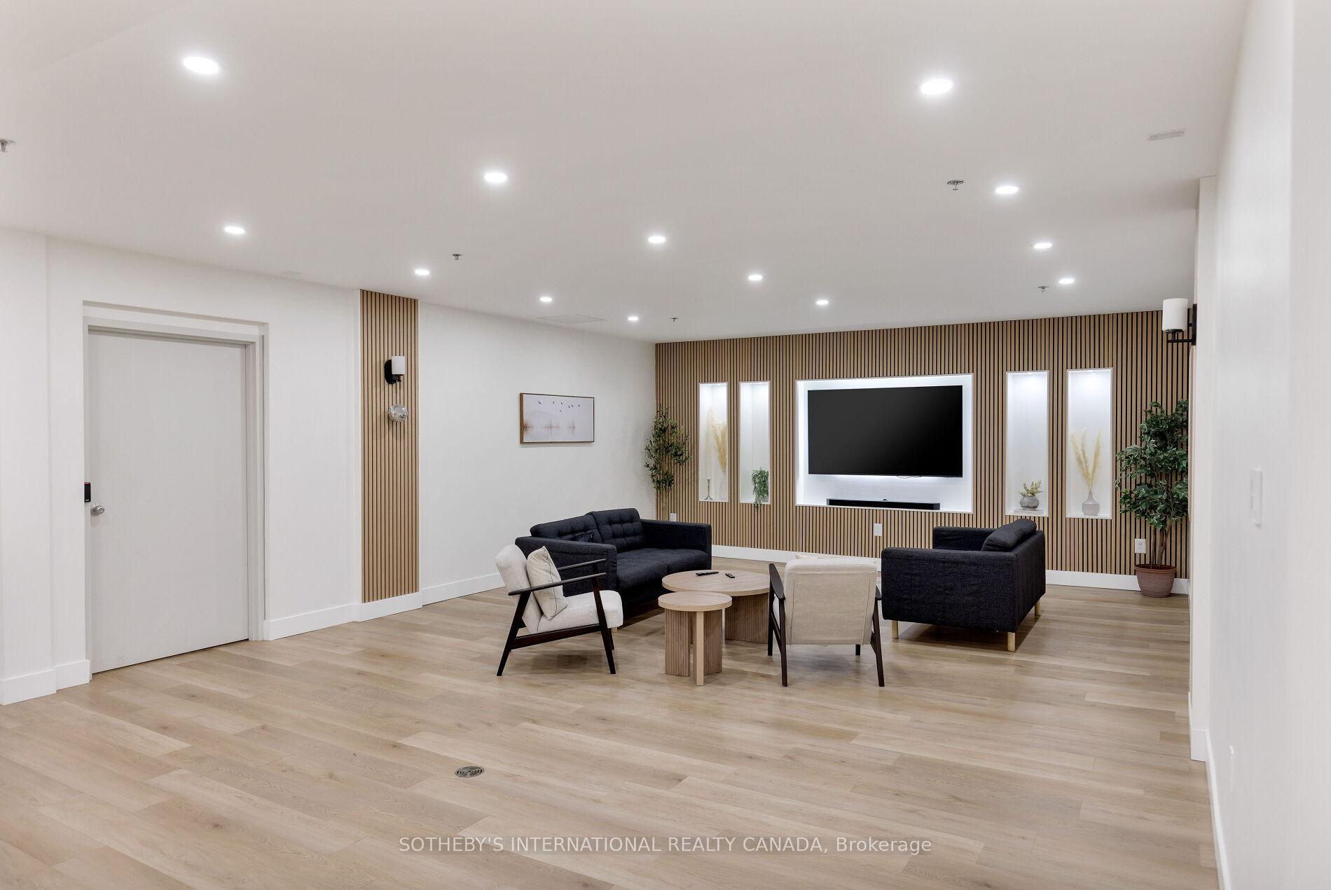 1515 Lakeshore Road E 1103
