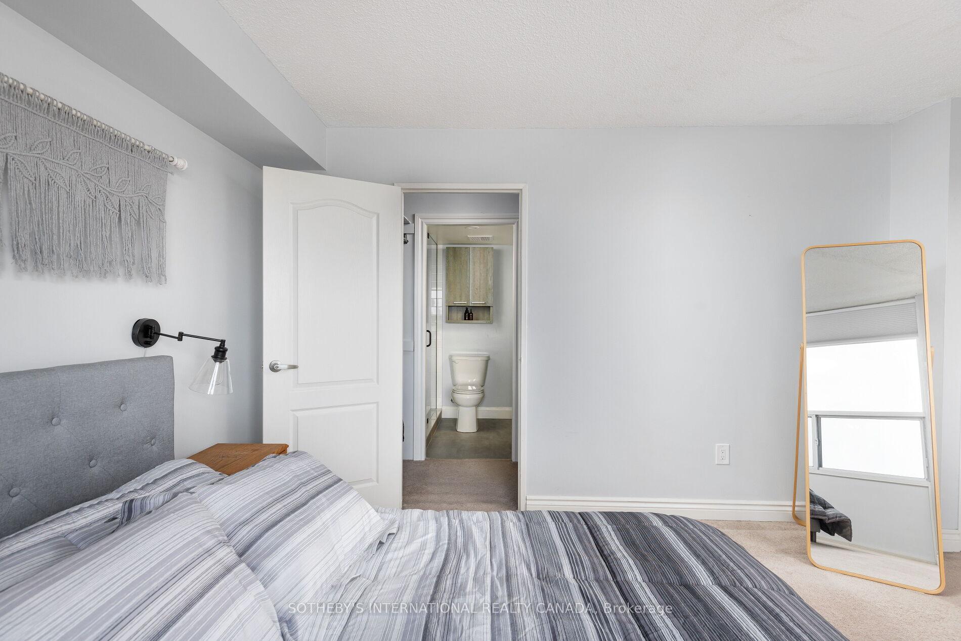 1515 Lakeshore Road E 1103