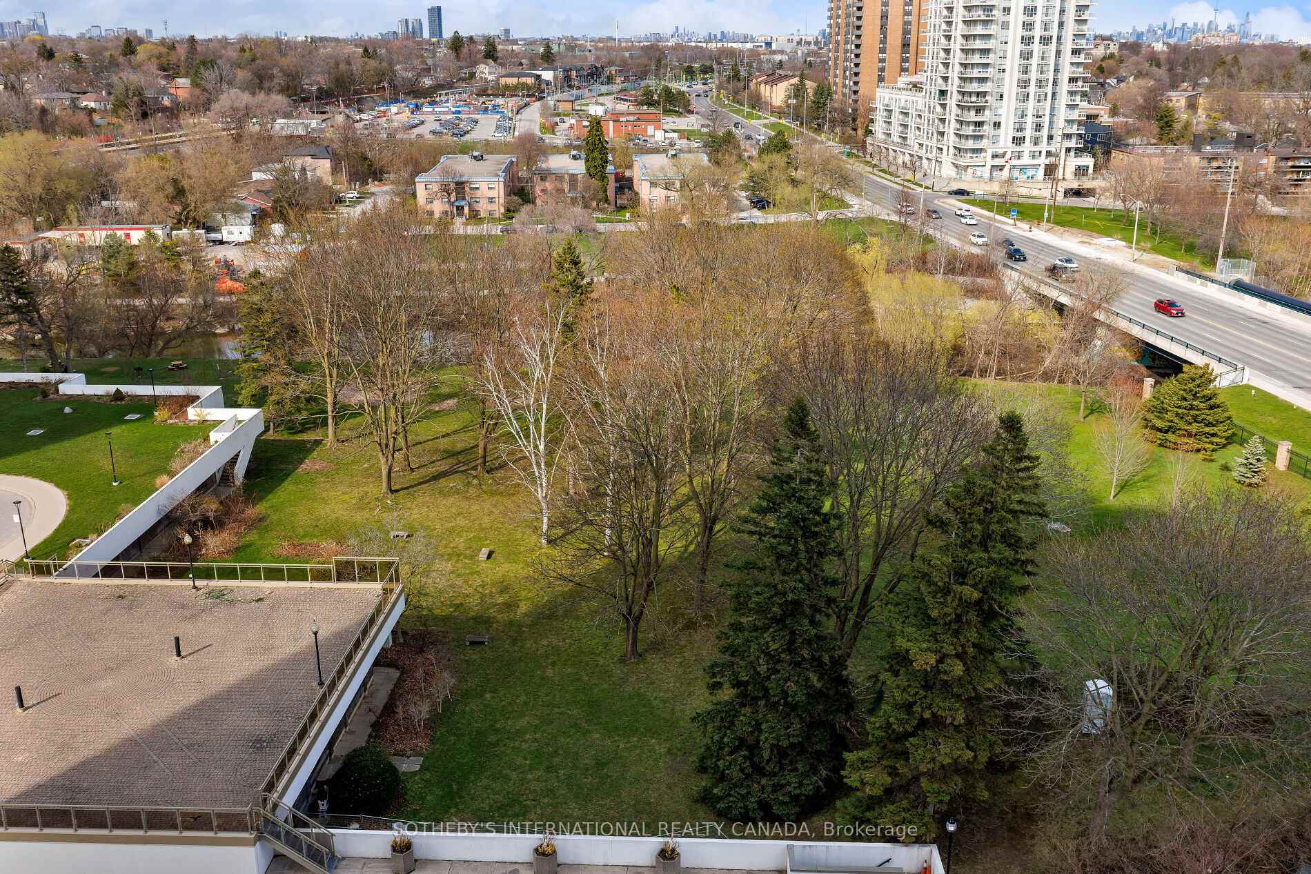 1515 Lakeshore Road E 1103