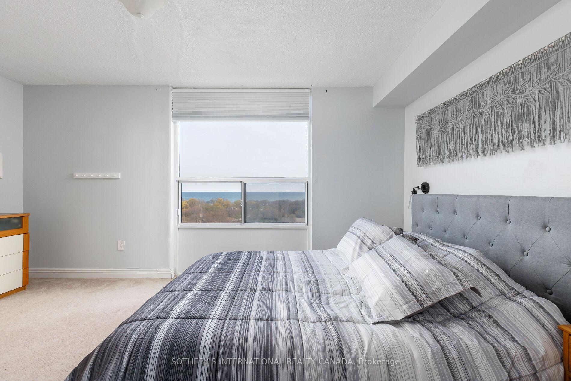 1515 Lakeshore Road E 1103