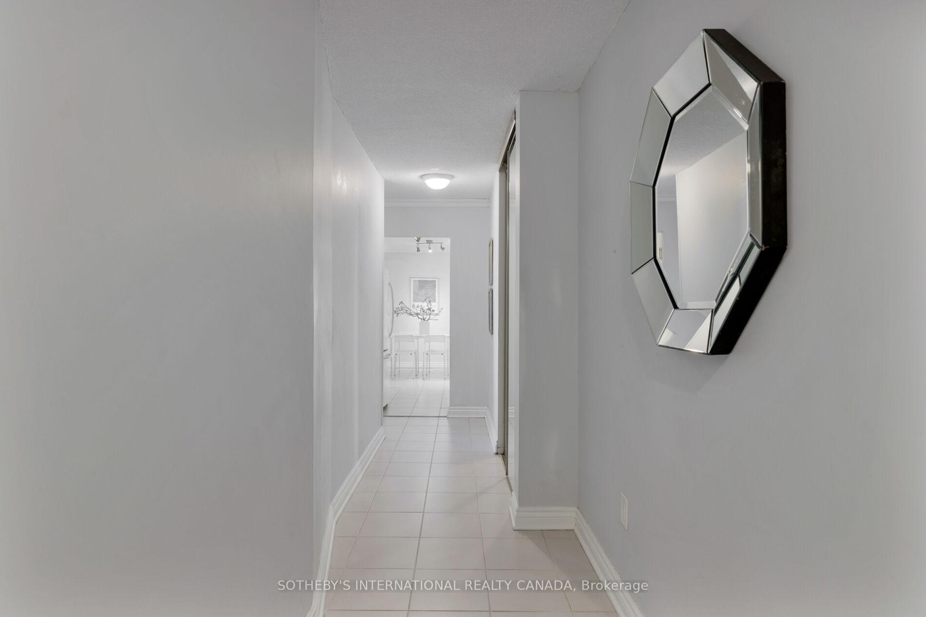 1515 Lakeshore Road E 1103