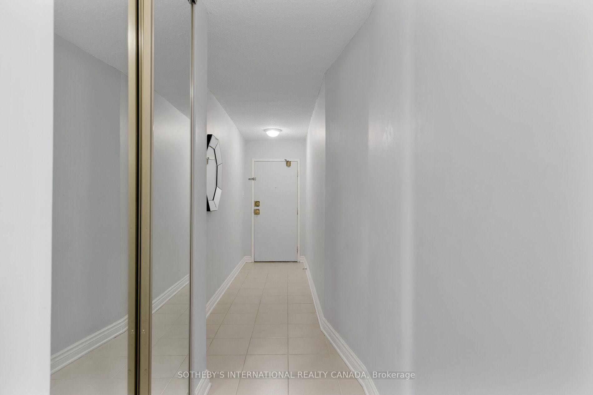 1515 Lakeshore Road E 1103