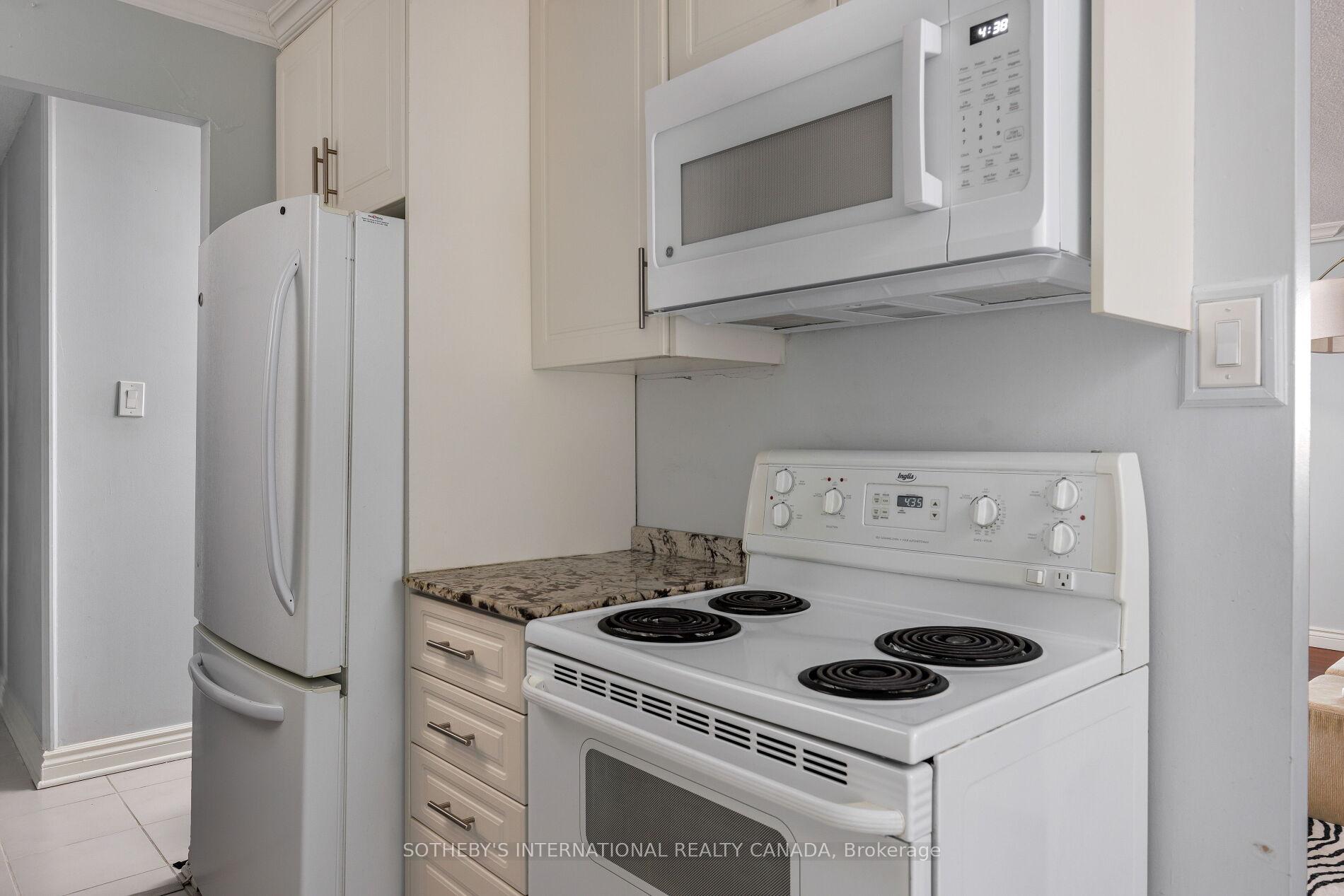 1515 Lakeshore Road E 1103