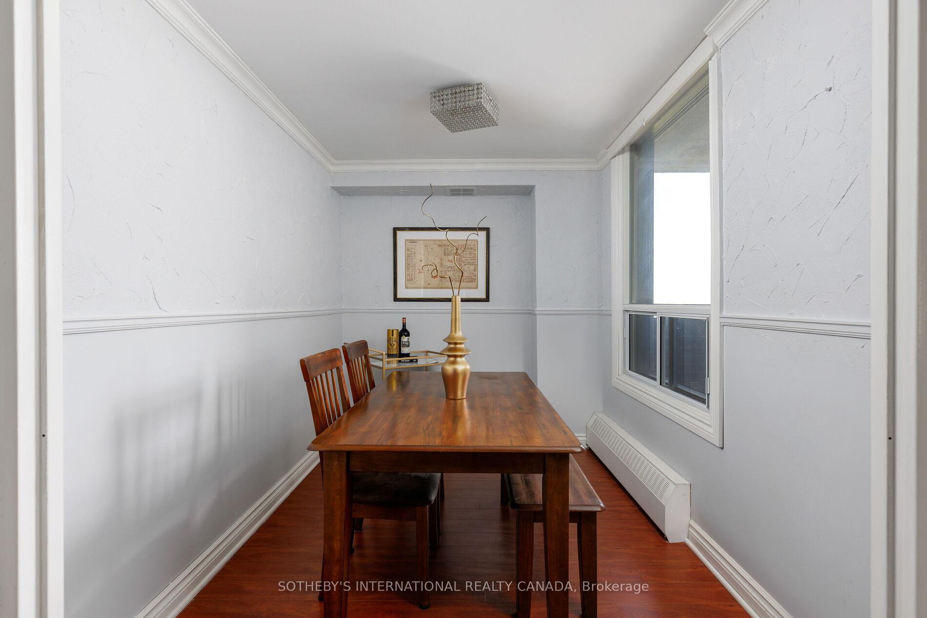 1515 Lakeshore Road E 1103