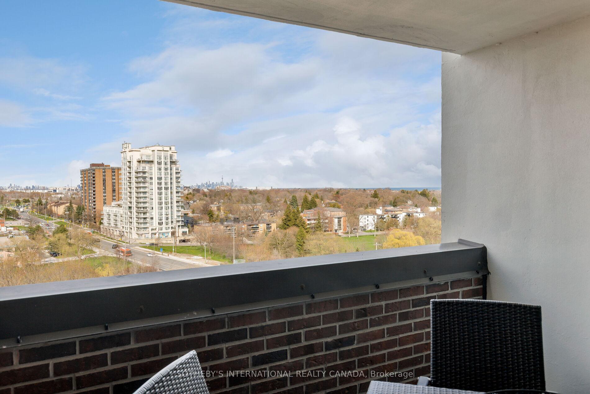 1515 Lakeshore Road E 1103